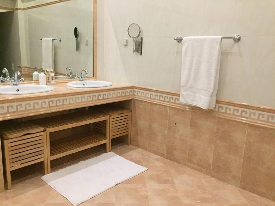 ראפינה The White House Beach Villa מראה חיצוני תמונה